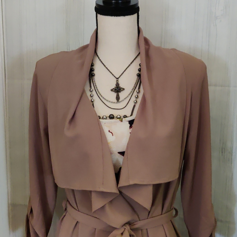 Very pretty printed dress with soft jacket